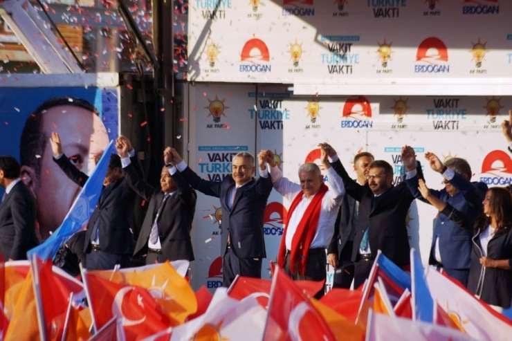 Mustafa Savaş; “24 Haziran’da Milletimizin Demokrasi Bayramını Kutlayacağız”