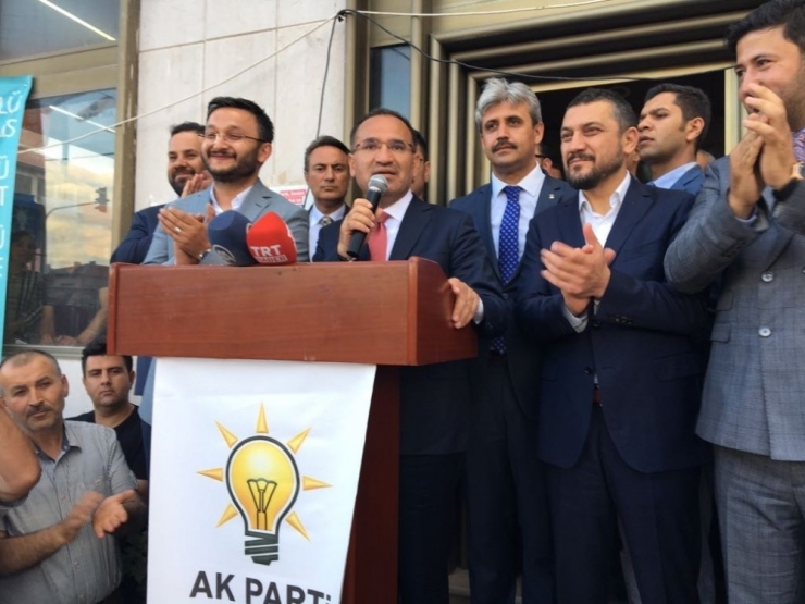 Başbakan Yardımcısı Bozdağ: “İnce, Türkiye’nin İçinde Bulunduğu Durumu Bilmiyor”