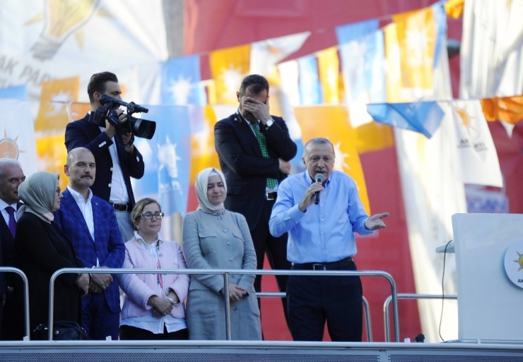 Cumhurbaşkanı Erdoğan: “Erbakan Hoca Mezardan Çıkıp Gelse, İlk Bunları Mezara Gömer”