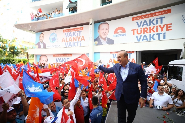 Bakan Çavuşoğlu, Alanya’da İstikrar Yürüyüşüne Katıldı