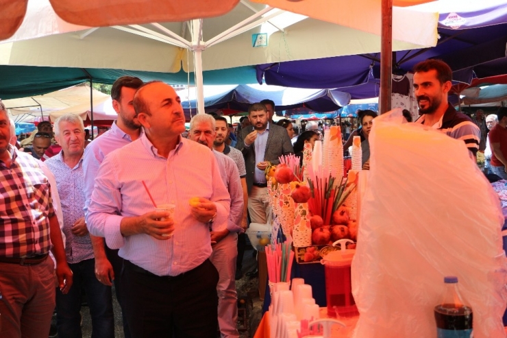 Bakan Çavuşoğlu Pazar Esnafını Dinledi