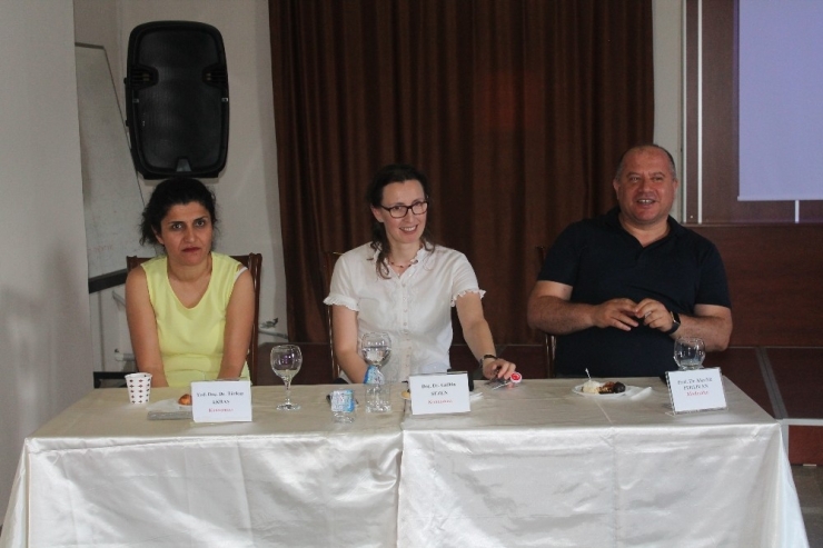 Enteral Beslenme Komplikasyonları Paneli Düzenlendi