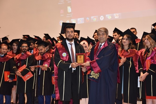 Harran Tıpta Mezuniyet Töreni Yapıldı