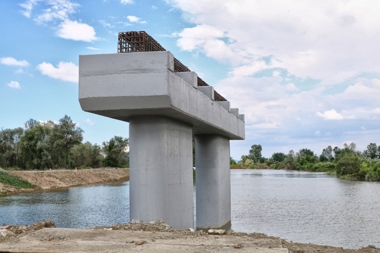 Arifiye’ye 65 Metrelik Yeni Köprü Yapılıyor