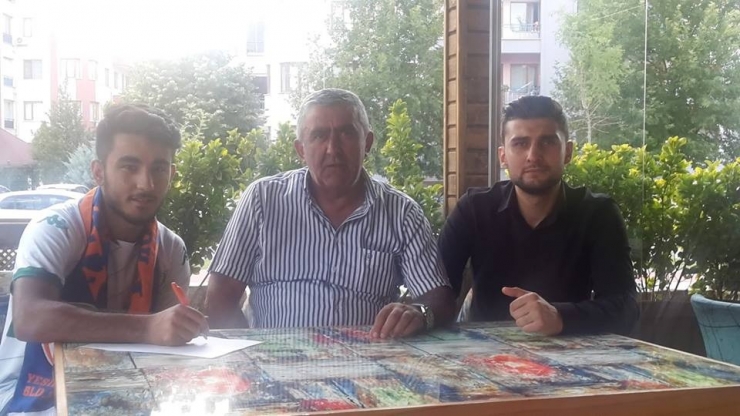 Yeşilyurt Belediyespor İç Transferde 4 İsimle Yeniden Anlaştı