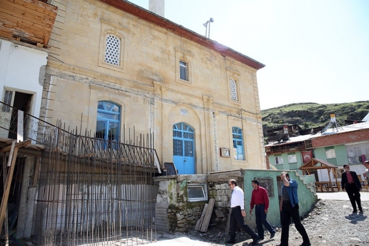 Vali Pehlivan Çamlıkoz Köyü’nü Ziyaret Etti