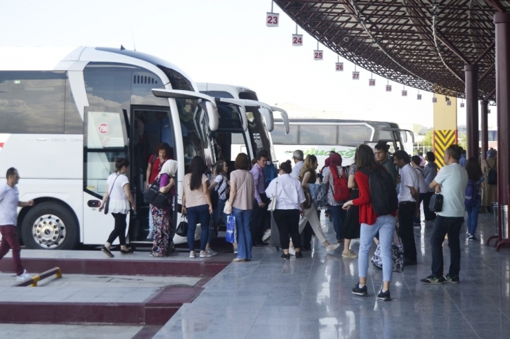 Seçime Saatler Kala Eskişehir Otogarında Yoğunluk