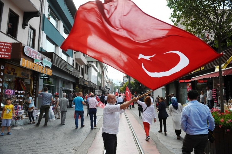 ’Sevgi Yürüyüşü’ne Büyük İlgi