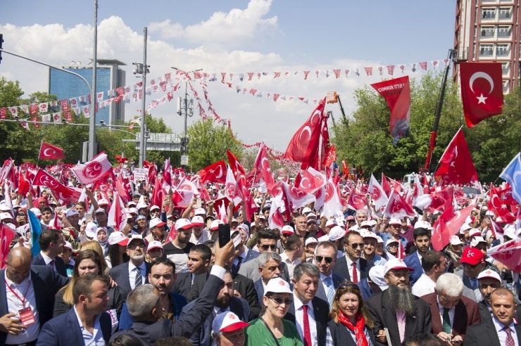 Mhp Genel Başkanı Devlet Bahçeli, "Mhp Yüzde 6-7’lerdeymiş. Allah’tam Yüzde 1’de Gösteren Olmadı. Kiralık Anket Şirketleri Parayı Verenlerin Düdüğünü Çalıyorlar. Pkk‘nın Acentesini Yüzde 12 Gösteriyorlar, Türk Sevdalısını Dü