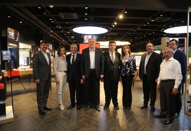 Milletvekili Nejat Koçer,