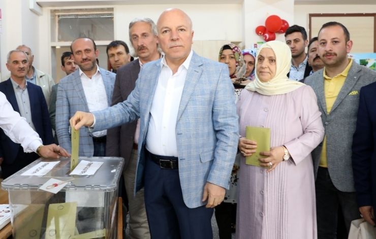 Başkan Sekmen Oyunu Kullandı