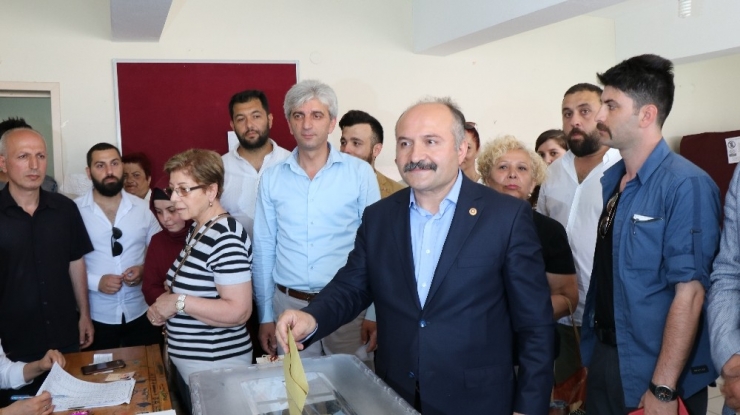 Erhan Usta: “Milletimiz Meselenin İdrakinde”