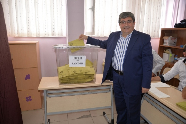 Bilecik’te Oy Kullanma İşlemleri Devam Ediyor