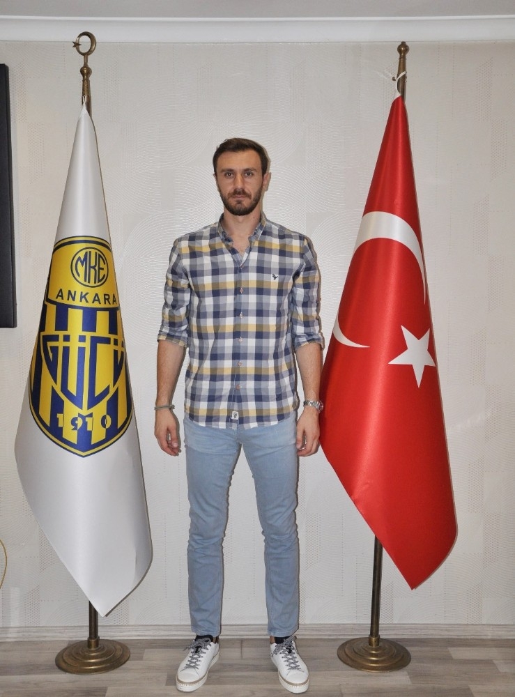 Ankaragücü’nün Başarılı Eldiveni Çelikay, Yuvada Kaldı