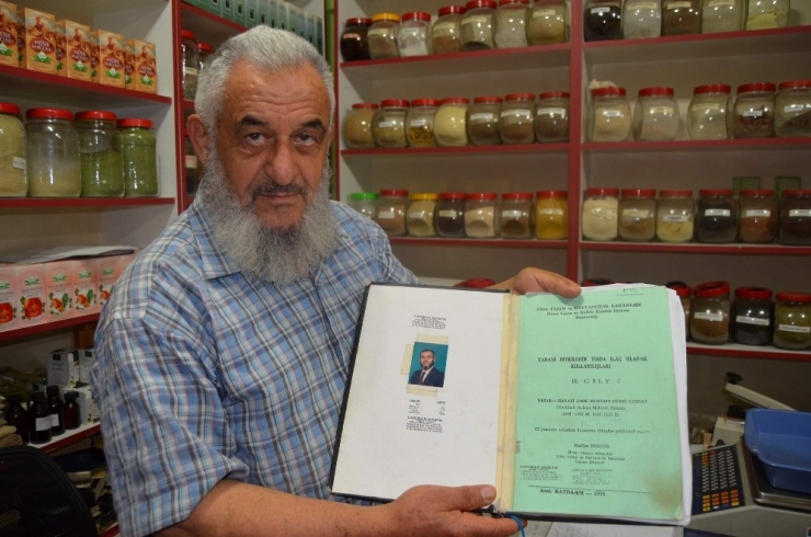 Hayatını Şifalı Otlara Adadı