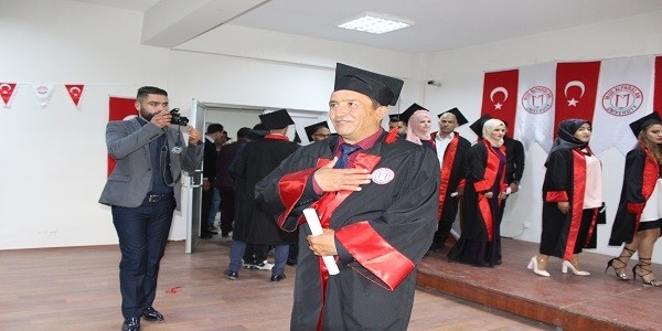 Hayalini Kurduğu Mezuniyeti 54 Yaşında Gerçekleşti