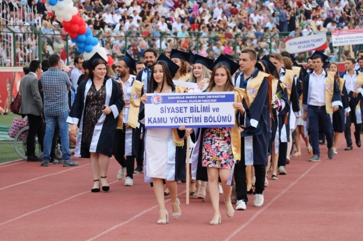 Çomü’de 9 Bin Öğrenci Mezun Oldu