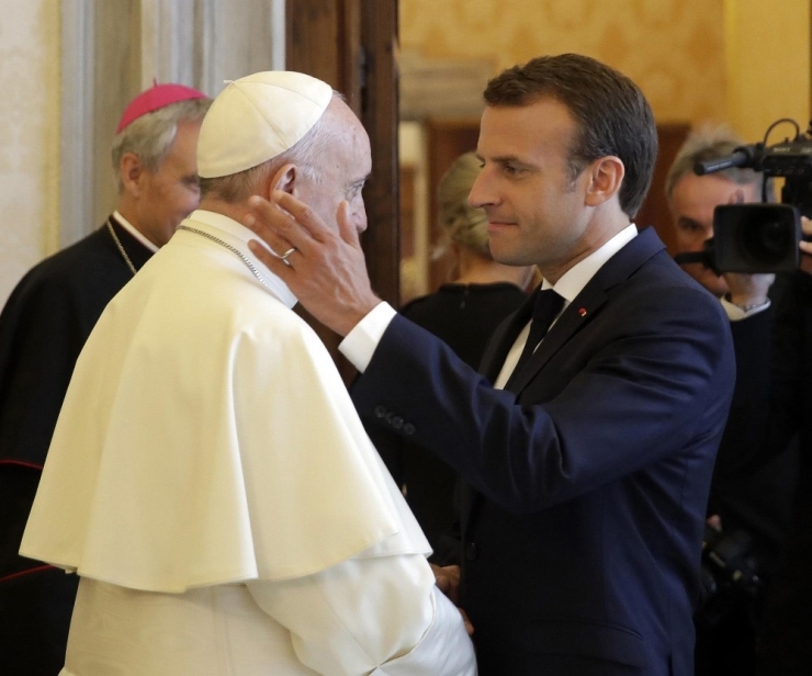 Macron’dan Papa Francis Ziyareti