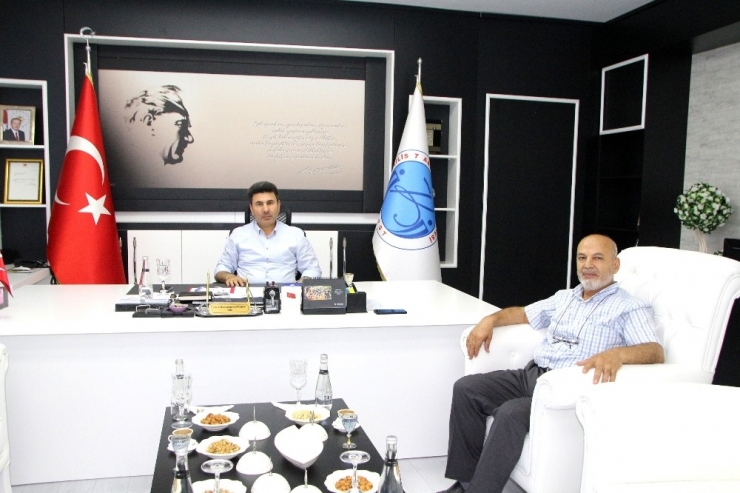 İşadamı Şekeroğlu’ndan Rektör Karacoşkun’a Teşekkür Ziyareti