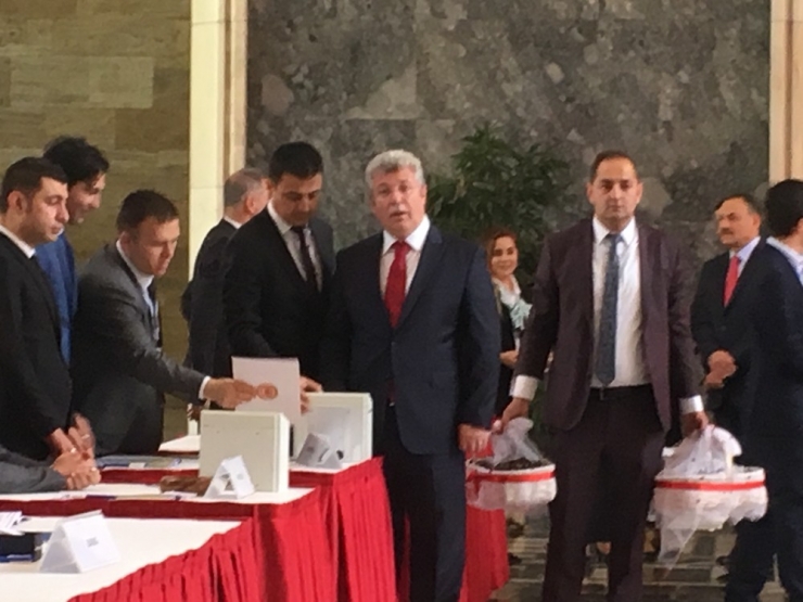 27. Dönem Milletvekilleri Tbmm’ye Kayıtlarını Yaptırıyor