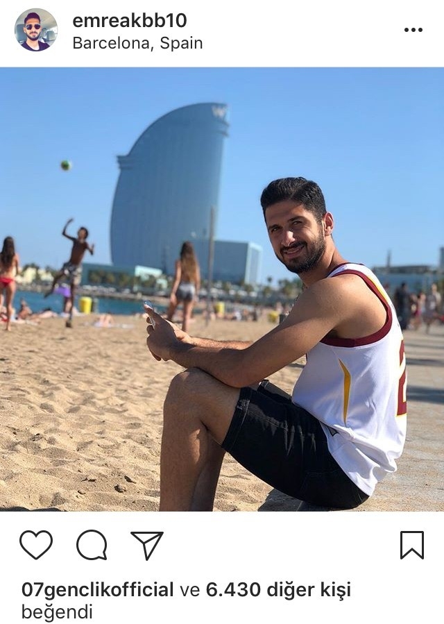 Emre Akbaba’nın Tişörtü Heyecanlandırdı