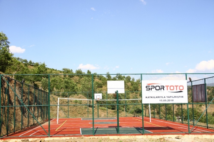 Sağlıklı Nesiller İçin Hizan’a Semt Sahaları Yapıldı