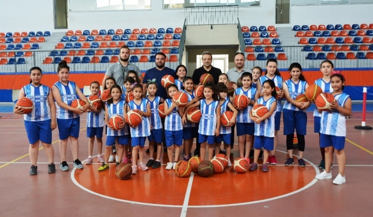 Yunusemre’de Basketbol Kursları Başladı