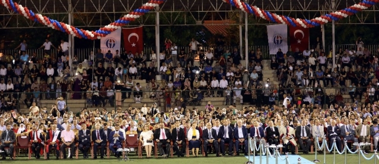 Gaün’de Mezuniyet Coşkusu