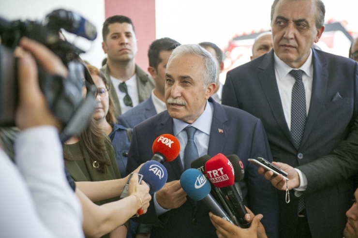Bakan Fakıbaba: "Yeterli Kadar Patatesimiz Var. Bugünden İtibaren Fiyatları Düştü. Düşmeye Devam Edecek"