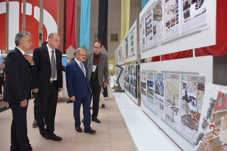 Isuep Uluslararası Kentleşme Ve Çevre Sorunları: Değişim/dönüşüm/özgünlük Sempozyumu Başladı