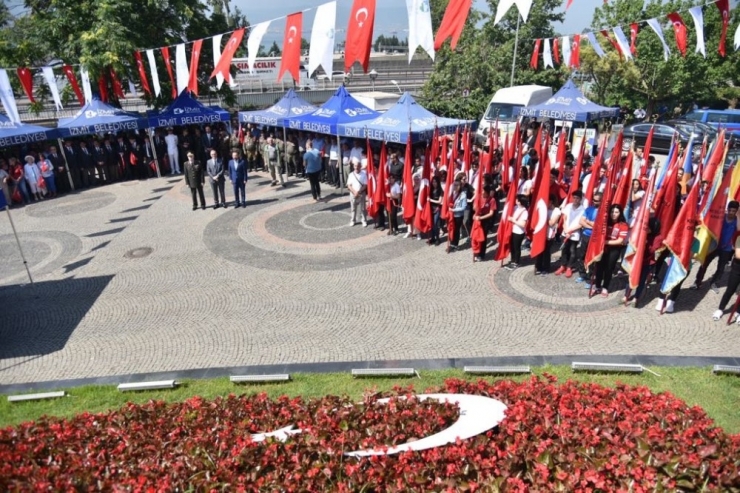 İzmit’te Kurtuluş Coşkusu Törenle Başladı