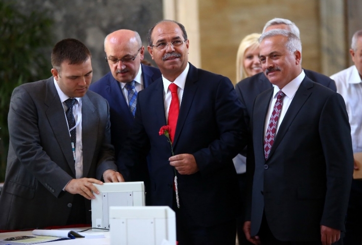 Tbmm’de Milletvekili Kayıtları Devam Ediyor