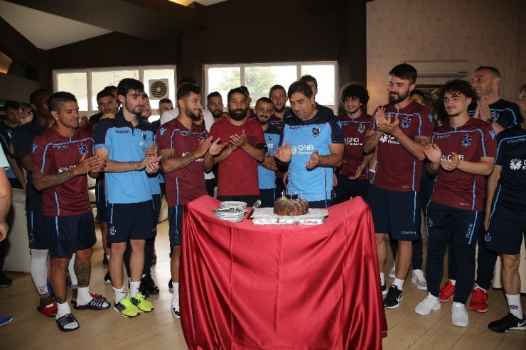 Trabzonspor’da Ünal Karaman’a Doğum Günü Kutlaması