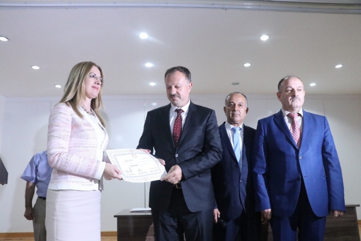 Isparta’nın 27. Dönem Milletvekilleri Törenle Mazbatalarını Aldı