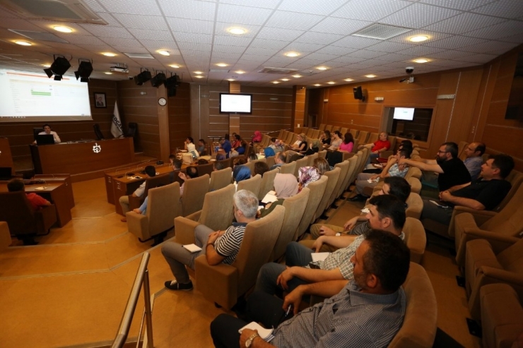 Büyükşehir’den Çağrı Merkezi Personeline Eğitim