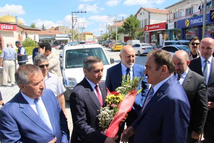 Bakan Eroğlu: “Türkiye Dünyaya Demokrasi Dersi Verdi”