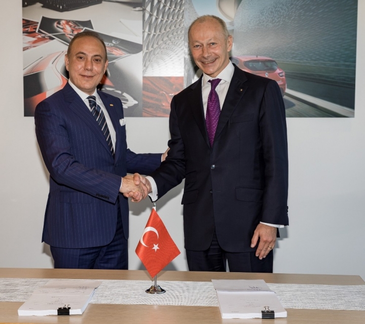 Oyak Ve Renault Grubu Türkiye’deki Ortaklıklarını Yeniledi
