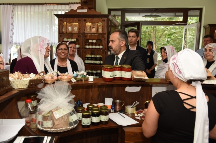 Üreten Kadınlara ‘Moral’ Ziyareti