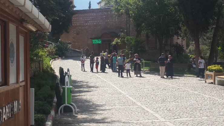 Yks Sınavı Boyunca Şeyh Edebali Türbesi Doldu Taştı