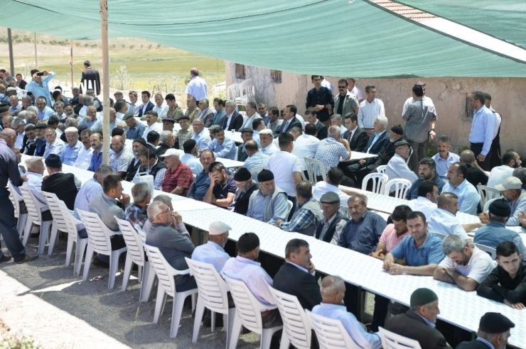 Bakan Tüfenkci’den Şehidin Ailesine Taziye Ziyareti