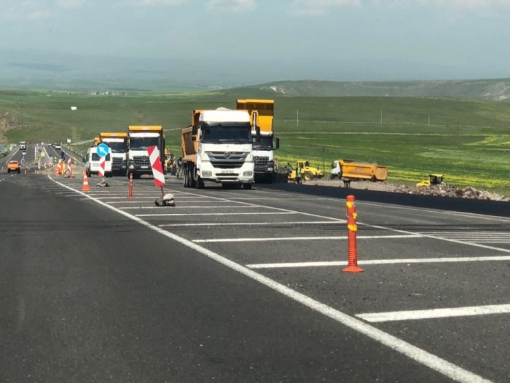 Kars’ta Karayolları Bölge Müdürlüğü Yol Çalışmalarını Hızlandırdı