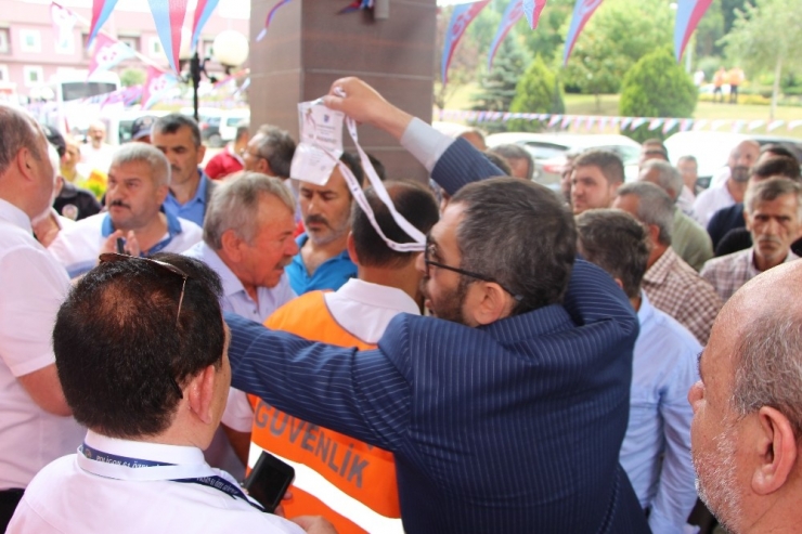 Trabzonspor Olağanüstü Genel Kurulu’nda Öncesi Gerginlik