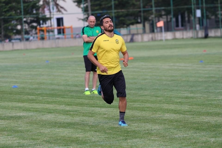 Evkur Yeni Malatyaspor’da Bolu Kampı Sürüyor
