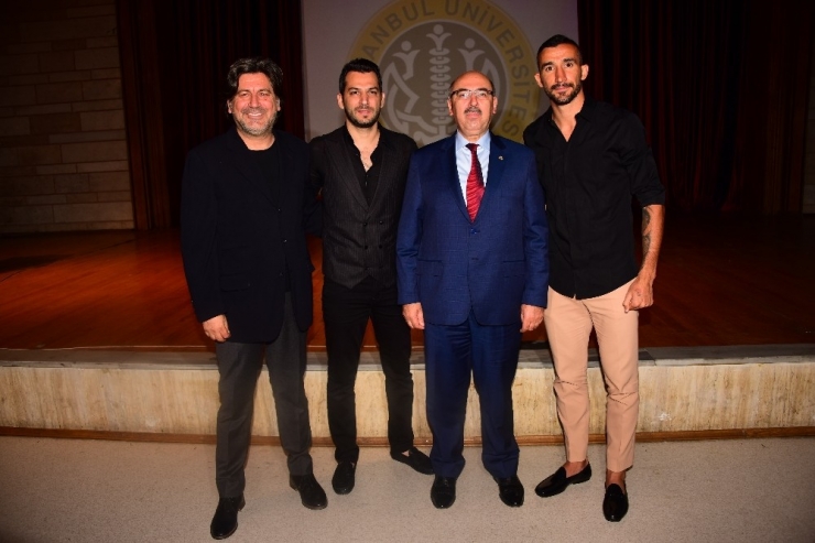 Öğrencilerden Mehmet Topal’a Ödül