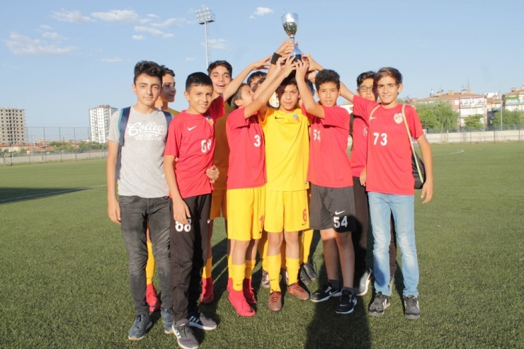 Kayseri U-13 Ligi’nin Şampiyonu Kayserispor Oldu