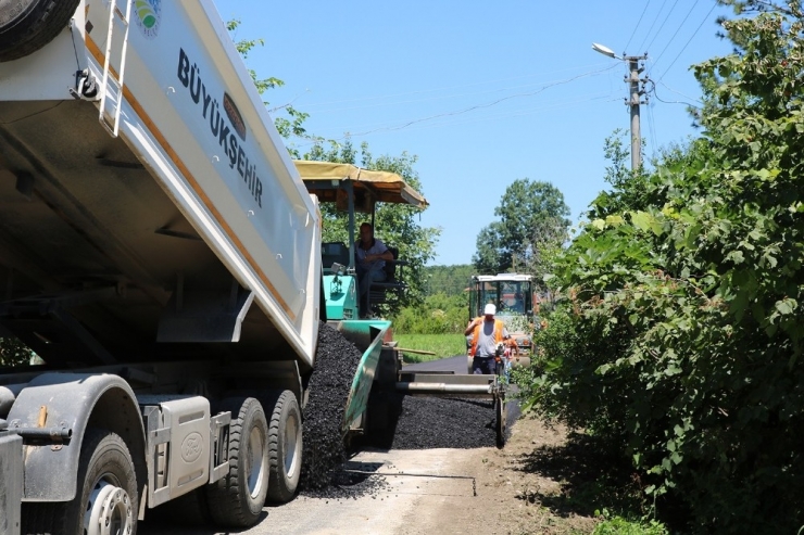 Asfalt Çalışmaları Akyazı’da Devam Ediyor