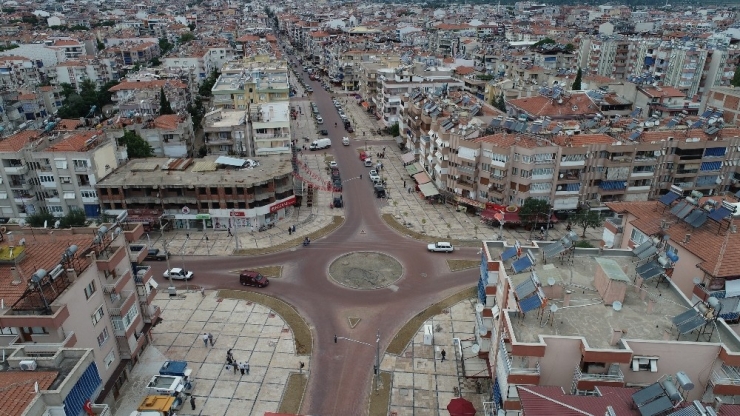 Salihli’nin Prestij Caddesi Hızla İlerliyor
