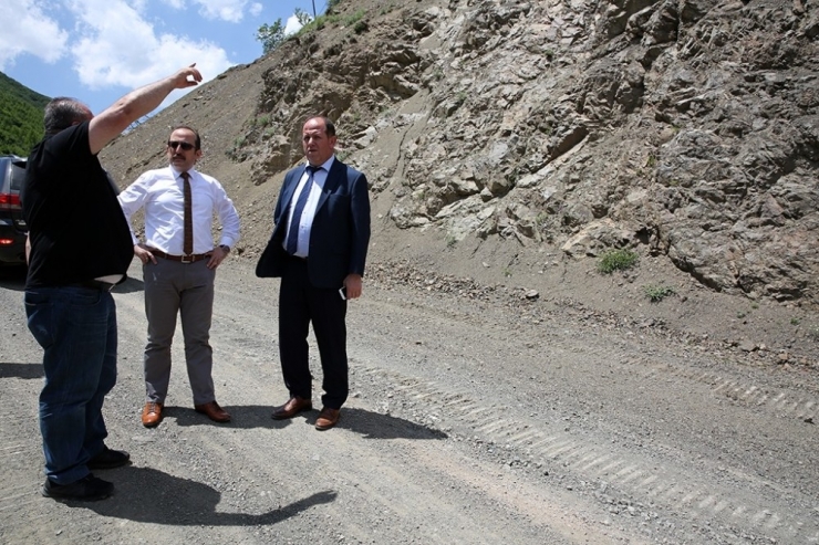 Vali Pehlivan Dövmekaya Göleti Ve Alapelit Köyü Yolunda İncelemelerde Bulundu