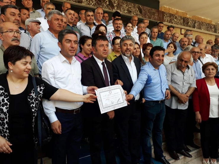 Chp’li Ağbaba Mazbatasını Aldı