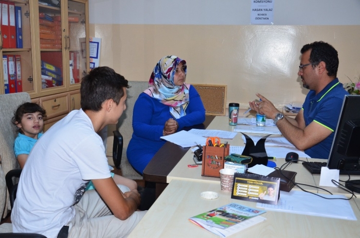 Öğrencilere Ücretsiz Danışmanlık Hizmeti